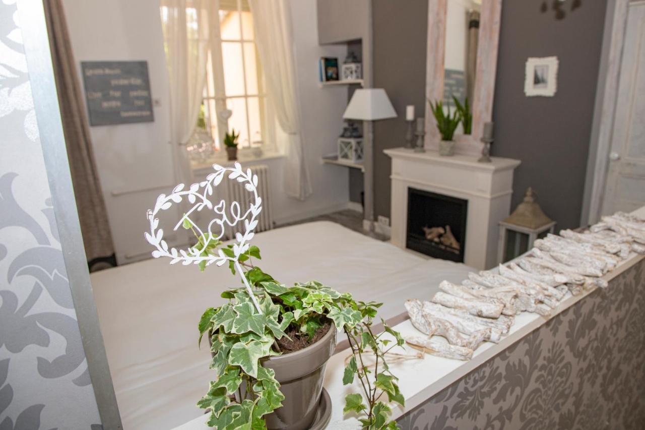 Les Suites De La Domaine Chateau De Fretoy Morlet Εξωτερικό φωτογραφία